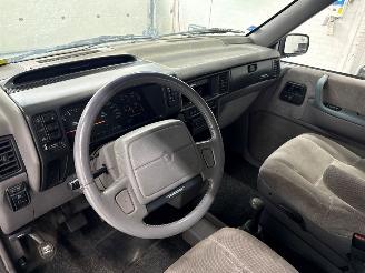 Chrysler Voyager 2.5 TD Voyager MPV  Diesel 2.499cc 87kW (118pk) FWD picture 11