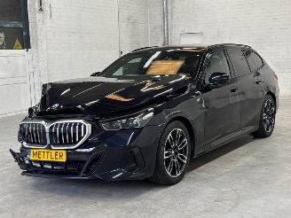 Schadeauto BMW 5-serie 520d M Pakket CARBONSCHWARZ METALLIC (416) 48V 2.0 TwinPower Turbo 16V Combi/o  Elektrisch Diesel 1.995cc 145kW (197pk) RWD 2024-03 (11GW; 12GW) B47D20B; JA1 2024/12