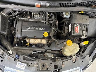 Opel Corsa 1.4 16V Twinport Hatchback  Benzine 1.364cc 66kW (90pk) FWD picture 27