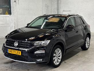 Unfallwagen Volkswagen T-Roc 1.5 TSI Evo BMT 16V SUV  Benzine 1.498cc 110kW (150pk) FWD 2019/6