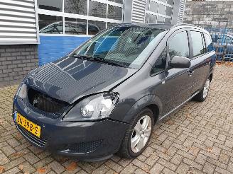 Schadeauto Opel Zafira 1.6 Cosmo 7 Persoons 2013/9