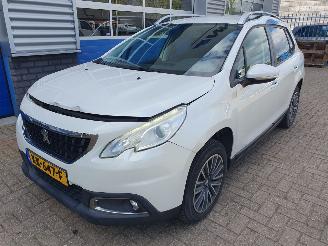 Schadeauto Peugeot 2008 1.2 PureTech Active 2016/10