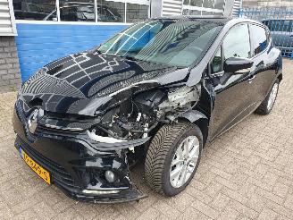 Schadeauto Renault Clio 0.9 TCe Limited 2019/2