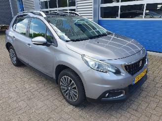 Peugeot 2008 1.2 PureTech Blue Lion picture 8