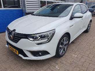 uszkodzony samochody osobowe Renault Mégane 1.2 TCe Bose 2016/6
