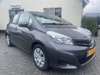 damaged passenger cars Toyota Yaris 1.3 VVT-i Aspiration AUTOMAAT N.A.P NL AUTO 2014/2
