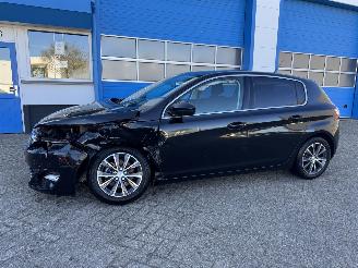 Schadeauto Peugeot 308 1.2 PURE TECH  ALLURE 2017/1