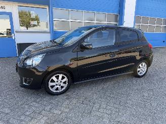 Damaged car Mitsubishi Space-star 1.0  INTENSE 2015/2