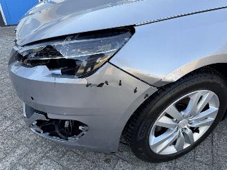 Peugeot 308 1.2 E-THP  ALLURE picture 11
