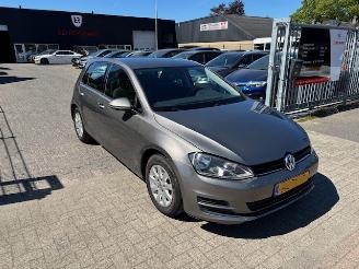 krockskadad bil auto Volkswagen Golf 1.2 TSI  5-drs Clima 2017/1
