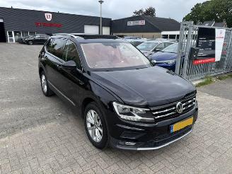 Schadeauto Volkswagen Tiguan 1.5 TSI Allspace Pano Nap 2019/3