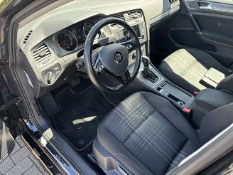 Volkswagen Golf 1.6 TDI DSG Lounge picture 19