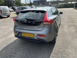 Volvo V-40 2.0 D2 Automaat Nordic+ picture 3