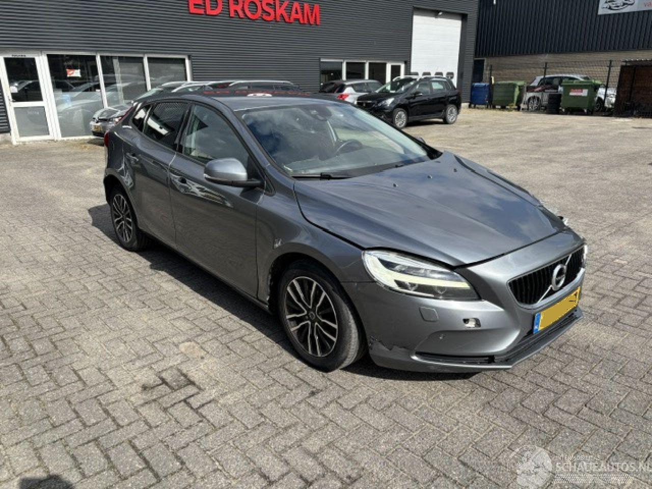 Volvo V-40 2.0 D2 Automaat Nordic+