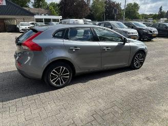 Volvo V-40 2.0 D2 Automaat Nordic+ picture 2