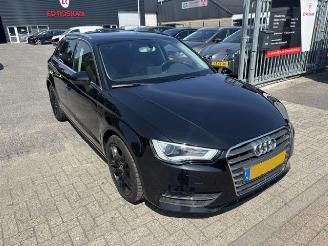 krockskadad bil auto Audi A3 1.4 TFSI Automaat Sportback 2013/11