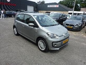 krockskadad bil auto Volkswagen Up! 1.0 HIGH UP! BLUEM. 2015/1