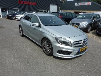 damaged passenger cars Mercedes C-klasse 180 AMBITION 2013/5