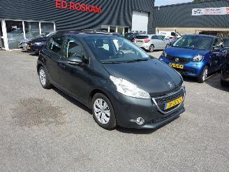 Coche accidentado Peugeot 208 1.2 VTI ACCESS 2013/2