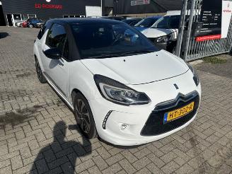 Schadeauto DS Automobiles DS 3 1.6 HDI Business Clima 2015/12