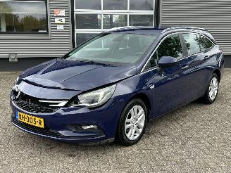 damaged passenger cars Opel Astra SPORTS TOURER 1.0 BUSINESS+ 2016/9