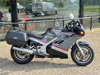 Suzuki GSX 1100 F picture 2
