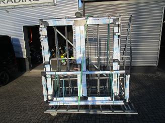 Alle  Kozijnenbok + kozijnen beschadigd. picture 5