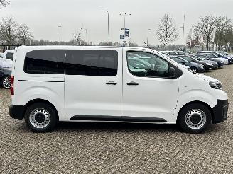 Toyota ProAce Shuttle 1.5 D-4D Cool Comfort Medium 9 personen Incl BTW. picture 6