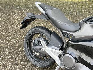 Super Soco  TS Streethunter picture 10