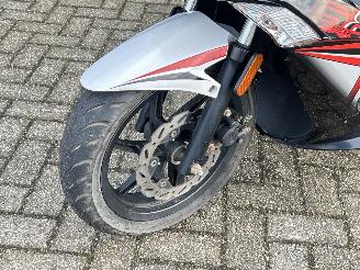 Kymco  Super8 picture 10