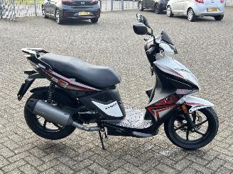 Kymco  Super8 picture 6