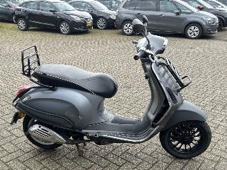 Vespa  Sprint 50 4T picture 6