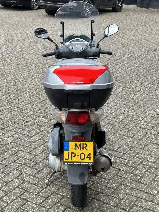 Honda SH 150 I picture 4