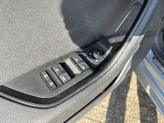 Skoda Superb Combi 2.0 TDI Style Business picture 16