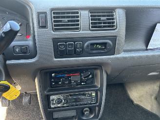 Mazda Demio 1.3 GLX picture 17