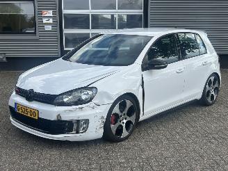 krockskadad bil auto Volkswagen Golf 2.0 GTI 2010/6