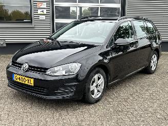 Voiture accidenté Volkswagen Golf Variant 1.2 TSI Connected Series 2016/2