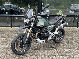 krockskadad bil motor Moto Guzzi  V85 TT 2023/2