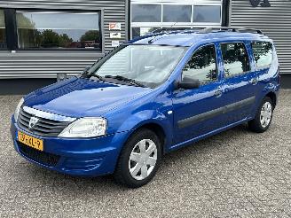 Vaurioauto  passenger cars Dacia Logan MCV 1.6 Ambiance 7pers 2009/3