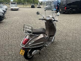Vespa  Primavera 50 4T picture 5