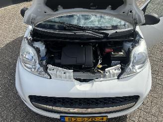 Peugeot 107 1.0-12V XR 5drs picture 23