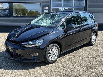 Coche accidentado Volkswagen Golf Sportsvan 1.2 TSI Comfortline 2015/10