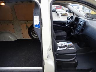 Mercedes Vito 111 CDI 118239 km !!!!!!!!! rijdbare schade picture 9