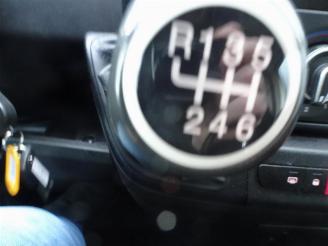 Peugeot Boxer 335 2.2 BlueHDi 140 L2H2 Premium LET OP 1 E VERSNELING STUK WEL GEWOON RIJDBAAR !!!!!! picture 17