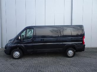 Peugeot Boxer 330 2.2 BlueHDi 120 L2H1 Premium airco picture 5