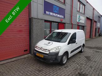 krockskadad bil auto Citroën Berlingo 1.6 HDI 500 Comfort 2011/8