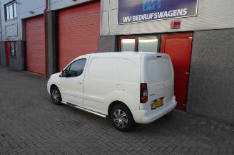 Citroën Berlingo 1.6 BlueHDI 120 Club S&S 3 zits navi clima picture 2