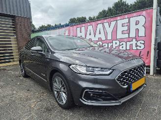 damaged passenger cars Ford Mondeo 2.0I vct hev vignale hybrid 2020/5