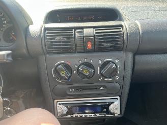 Opel Corsa 1.6i-16V GSi Cool picture 16