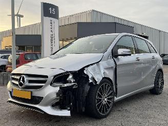 skadebil auto Mercedes B-klasse 180 Prestige AUTOMAAT 2018/4